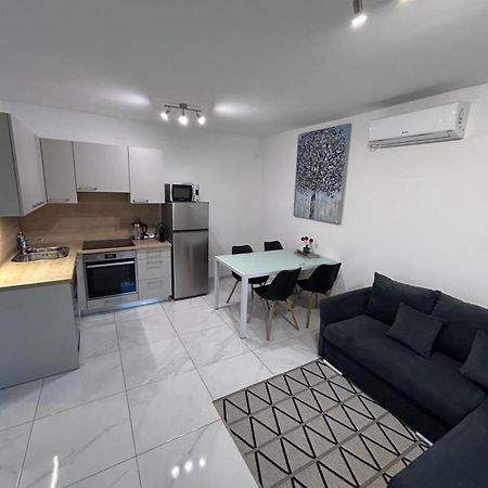 Apartmán Ivaana Banjol Exteriér fotografie