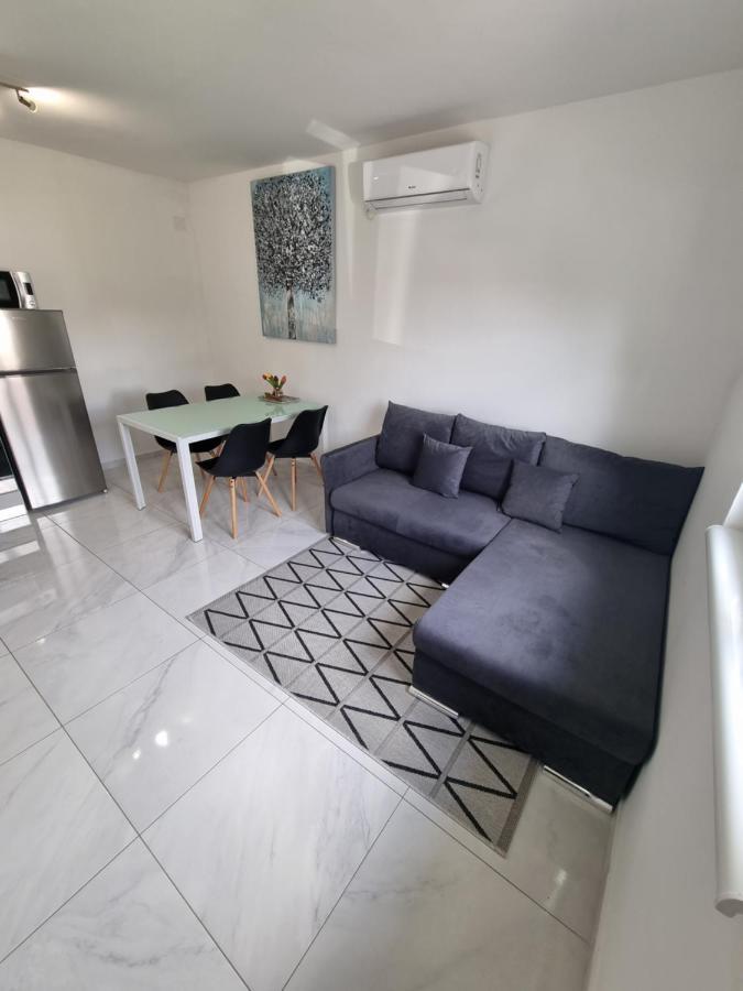 Apartmán Ivaana Banjol Exteriér fotografie